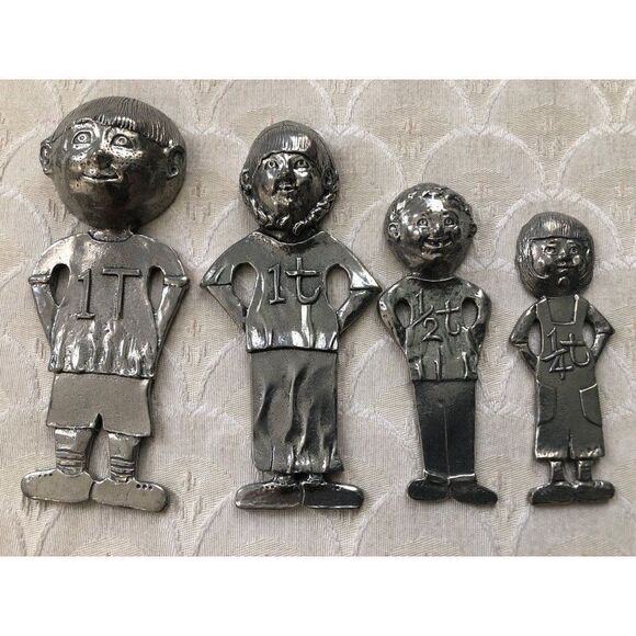 Vintage Metal Decorative Family Handles Measuring Spoons 1/4 1/2 1 tsp & 1 T - Picture 1 of 7